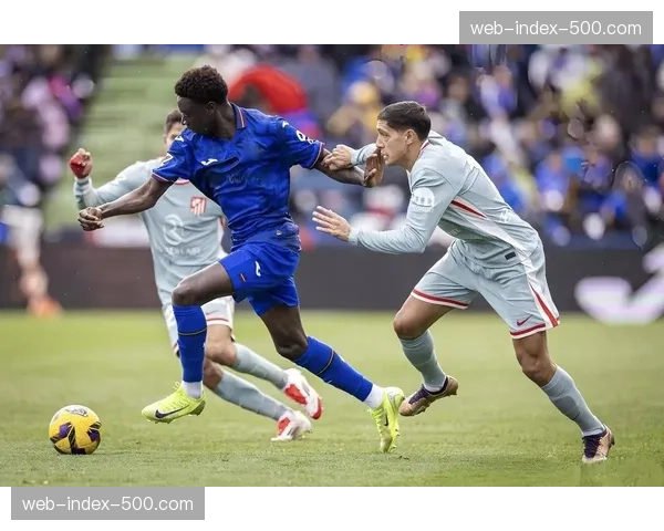 巴萨1分领跑积分榜 火力均衡背后暗藏中场轮换压力