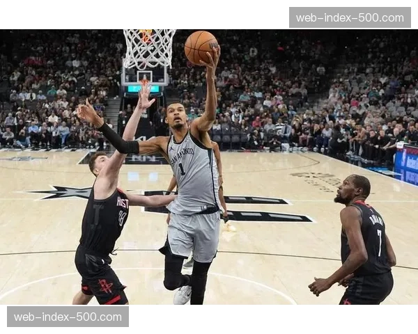 开拓者三分命中率仅32.4%效率低下,16次失误送给马刺26分进攻机会 开拓者三分命中率仅32.4%效率低下,16次失误送给马刺26分进攻机会